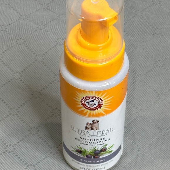 Ultra Fresh Dog No-Rinse Deodorizing Foam for Dogs in Juniper Mint Scent Natural - Picture 7 of 8